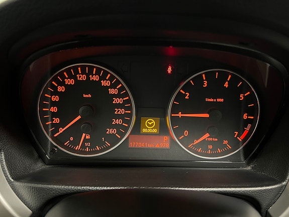 BMW 318i 13 of 21