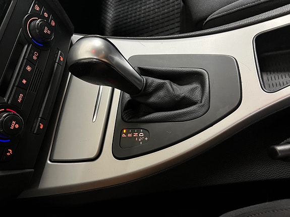 BMW 318i 16 of 21