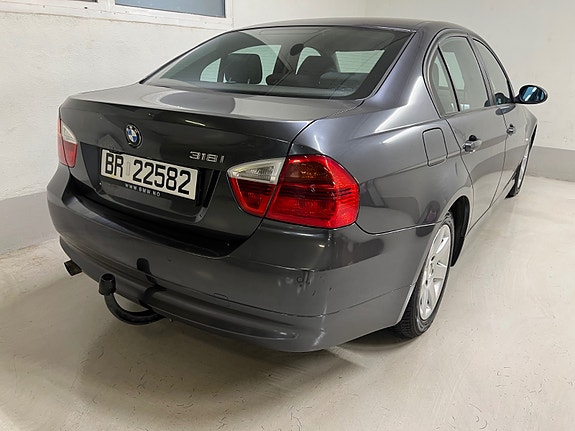 BMW 318i 4 of 21