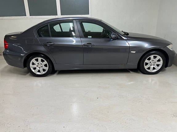 BMW 318i 6 of 21
