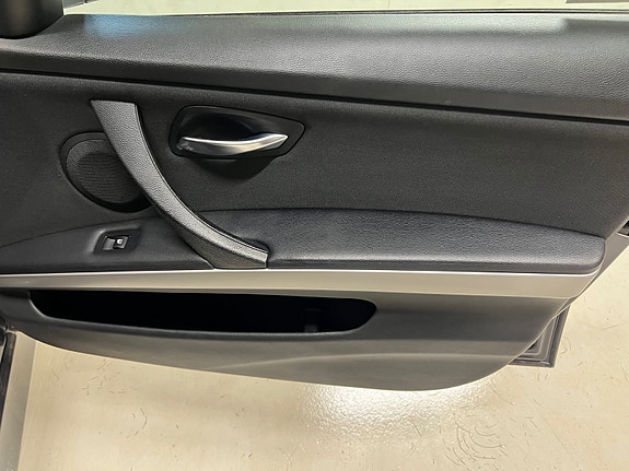 BMW 318i 18 of 21