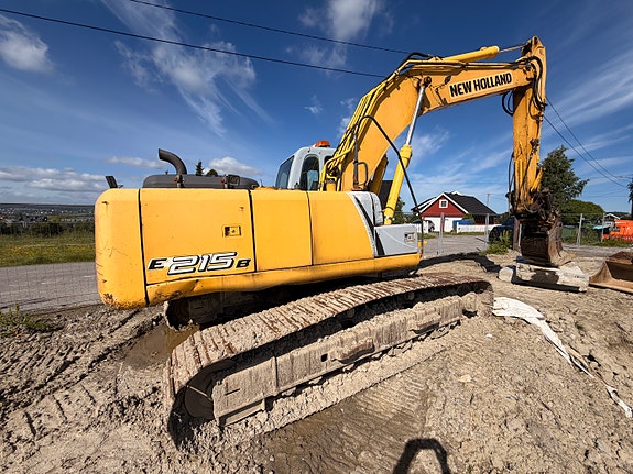 New Holland Kobelco 215B-LC 3 of 5