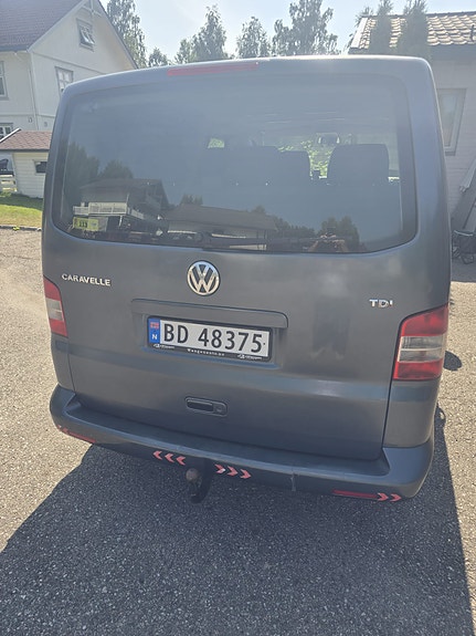 Volkswagen Caravelle 4 of 5