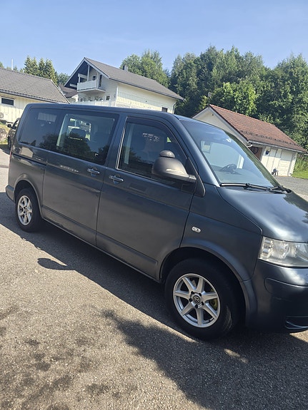 Volkswagen Caravelle 3 of 5