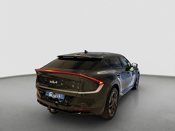Kia EV6 4 of 5