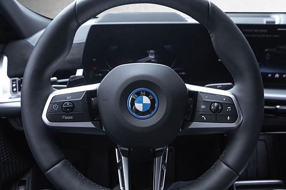 BMW iX2 9 of 30