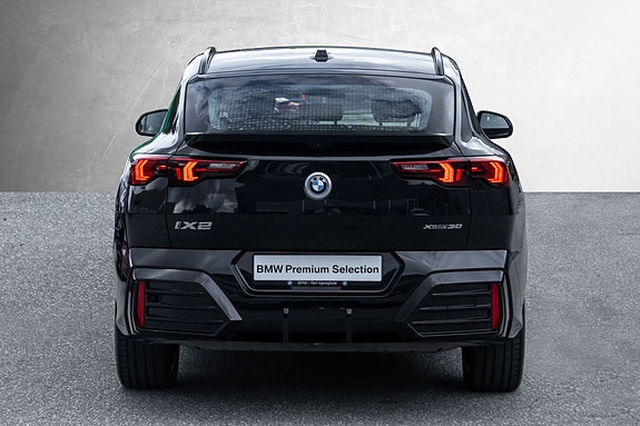 BMW iX2 7 of 30