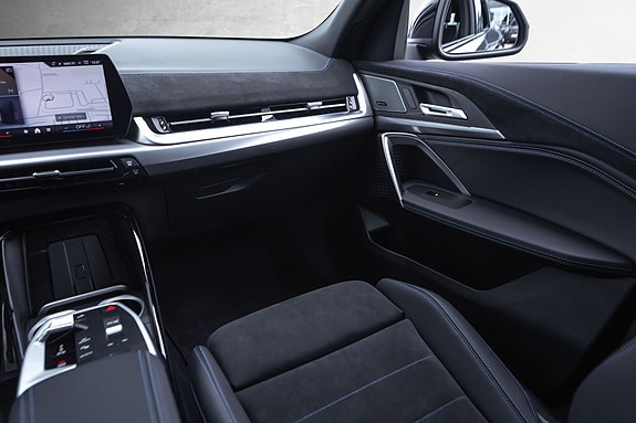 BMW iX2 27 of 30
