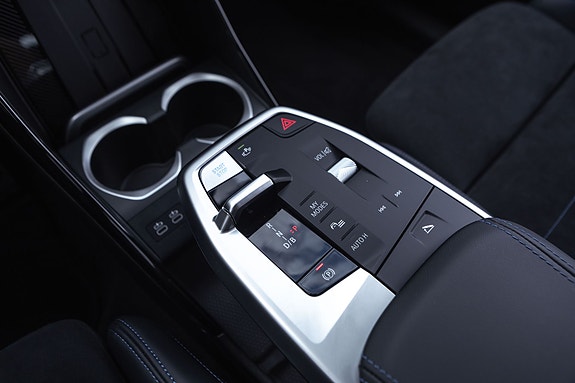BMW iX2 20 of 30