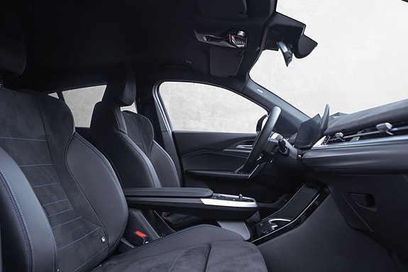 BMW iX2 28 of 30
