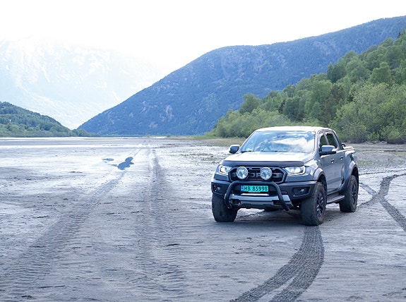 Ford Ranger Raptor 14 of 26