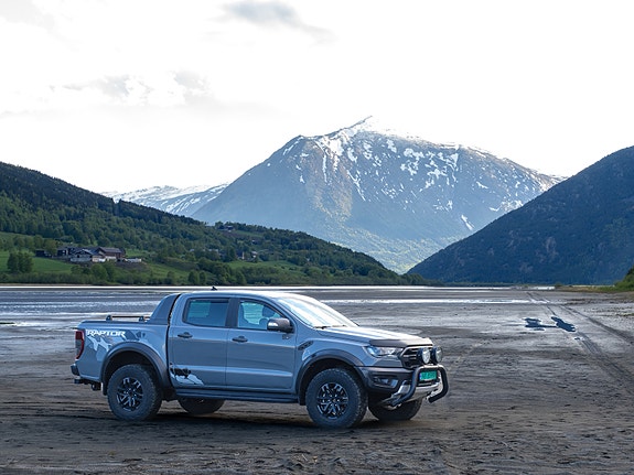 Ford Ranger Raptor 2 of 5