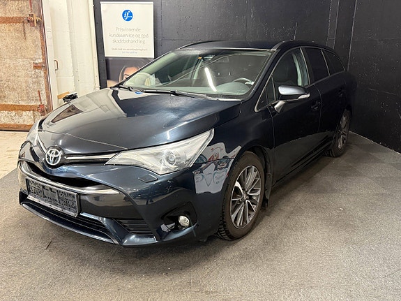 Toyota Avensis 4 of 5