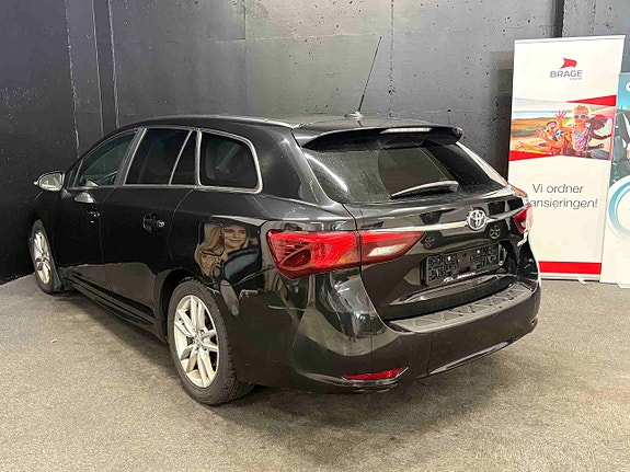 Toyota Avensis 5 of 5
