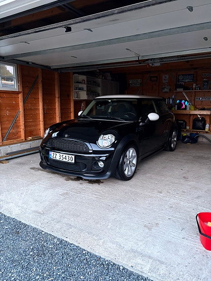 MINI Cooper 5 of 5