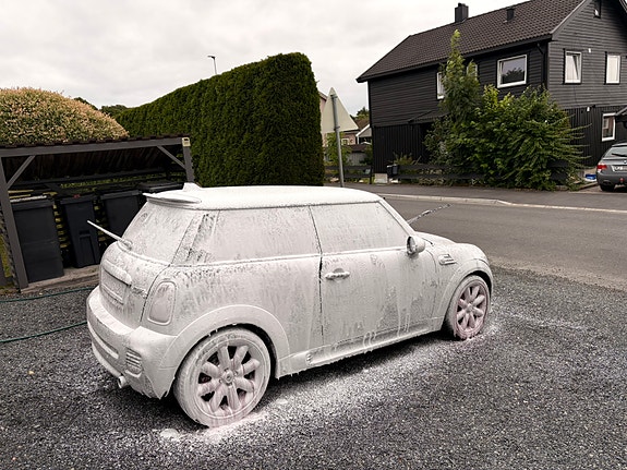 MINI Cooper 3 of 5