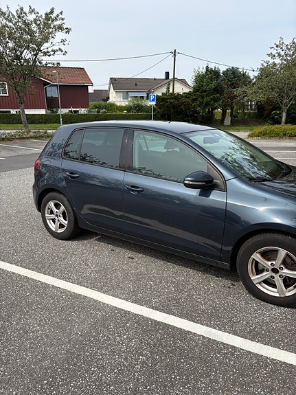 Volkswagen Golf VI 2 of 5
