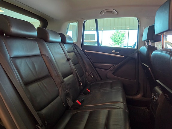 Volkswagen Tiguan 14 of 27