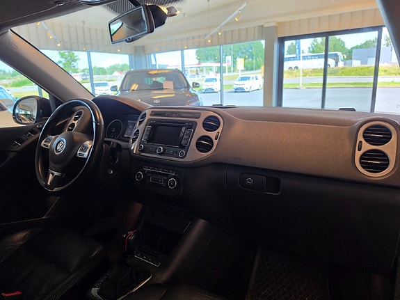 Volkswagen Tiguan 16 of 27