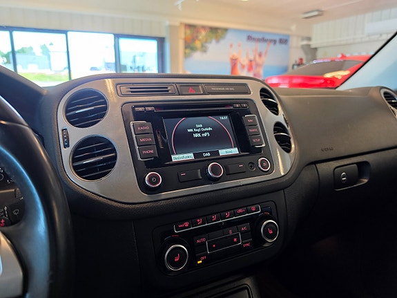 Volkswagen Tiguan 18 of 27