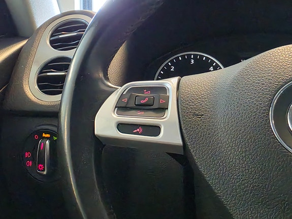 Volkswagen Tiguan 25 of 27