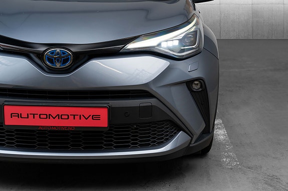 Toyota C-HR 4 of 27