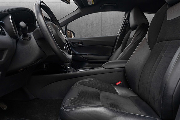 Toyota C-HR 18 of 27