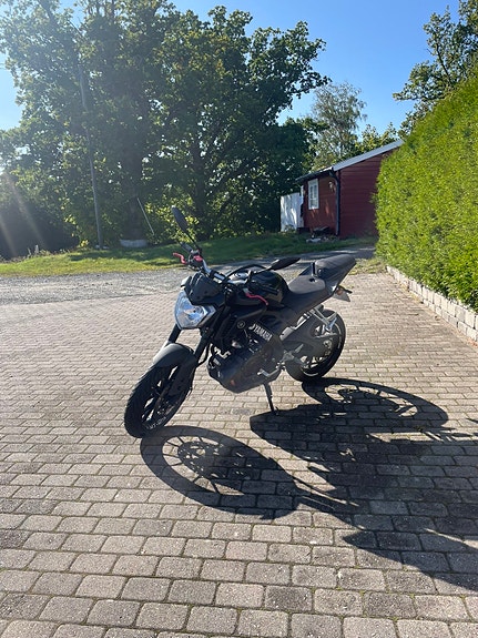 Yamaha MT-125 5 of 13