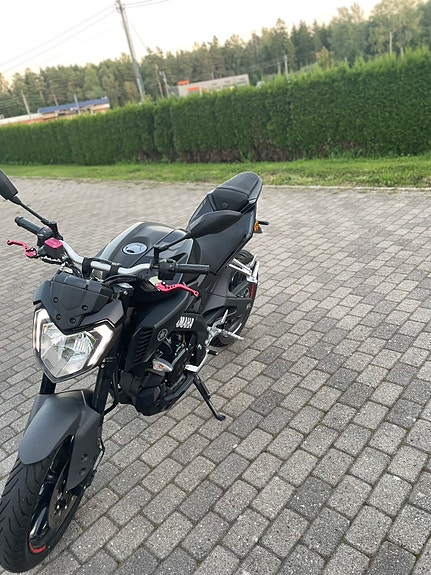 Yamaha MT-125 11 of 13