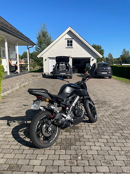 Yamaha MT-125 9 of 13