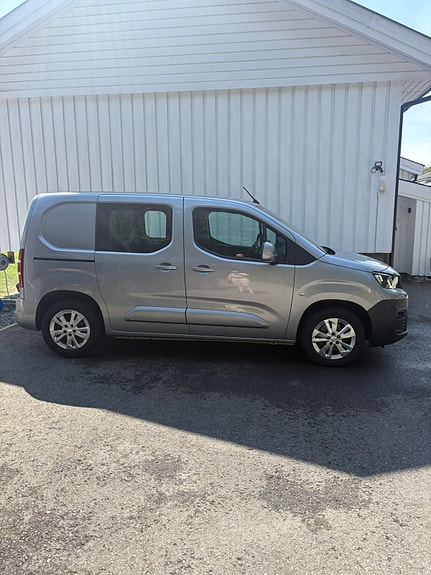 Peugeot Partner 2 of 5