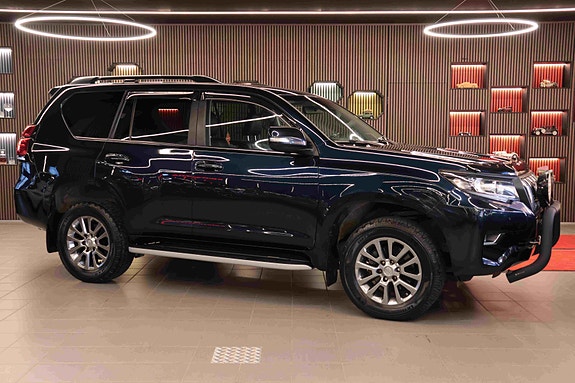 Toyota Land Cruiser 2 of 5