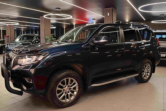 Toyota Land Cruiser 4 of 5