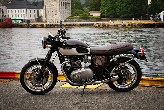 Triumph Bonneville T120 3 of 5
