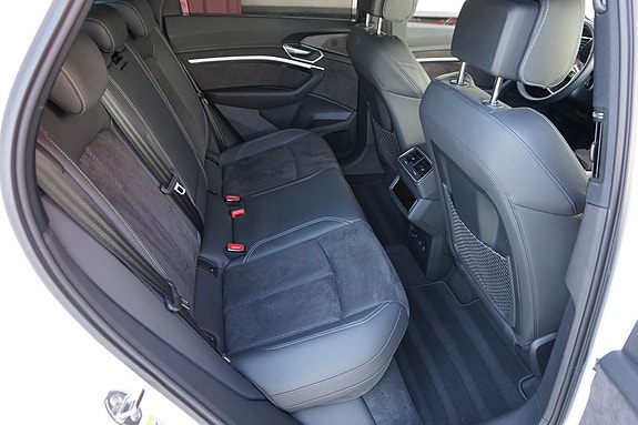 Audi e-tron Sportback 15 of 19