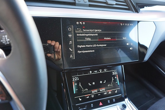 Audi e-tron Sportback 14 of 19