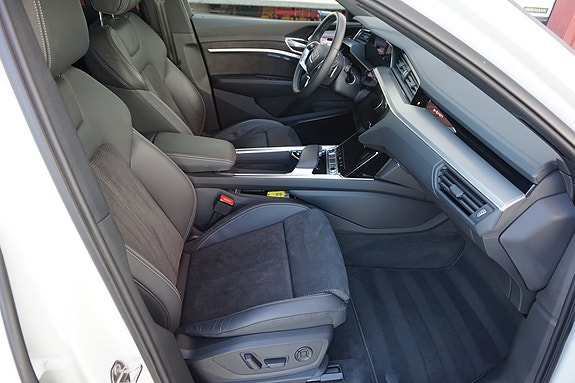 Audi e-tron Sportback 16 of 19