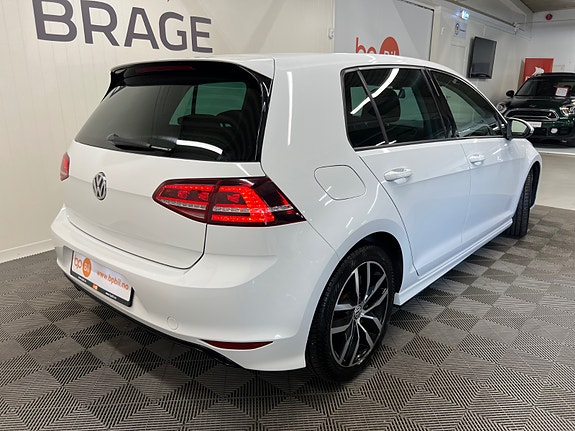 Volkswagen Golf 4 of 5