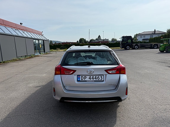 Toyota Auris 5 of 5