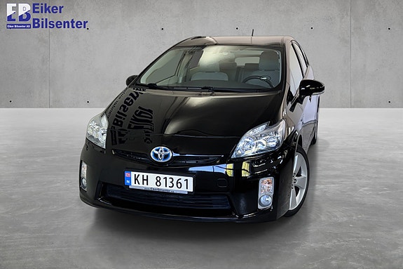 Toyota Prius 2 of 5