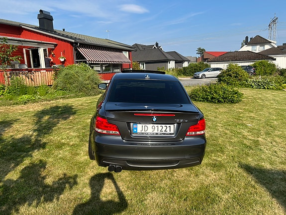BMW 135i 3 of 5