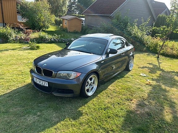 BMW 135i 2 of 5