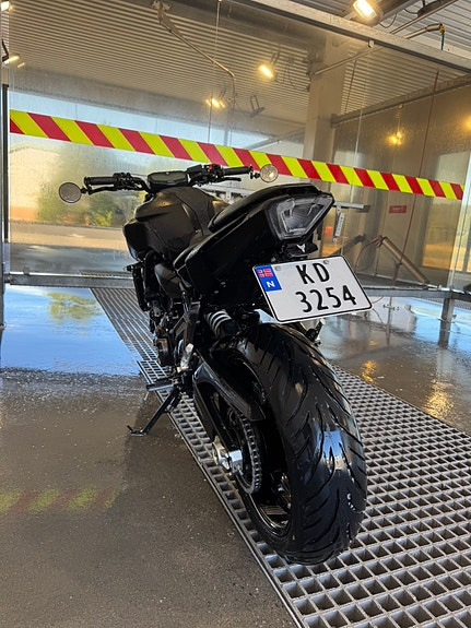Yamaha MT-07 2 of 4
