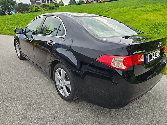 Honda Accord 11 of 22