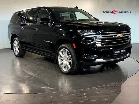 Chevrolet Suburban 11 of 30
