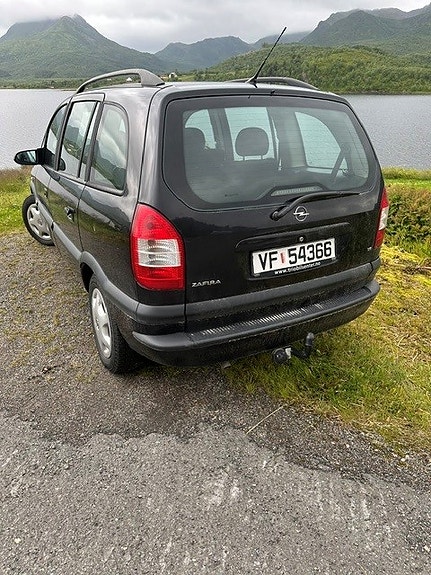 Opel Zafira 2 of 3