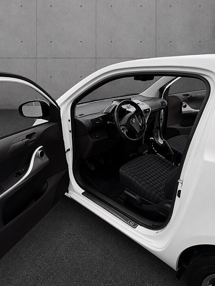Toyota IQ 8 of 10