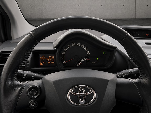 Toyota IQ 10 of 10