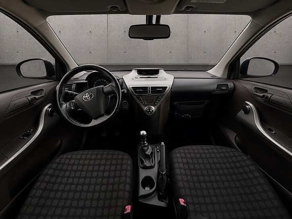 Toyota IQ 9 of 10