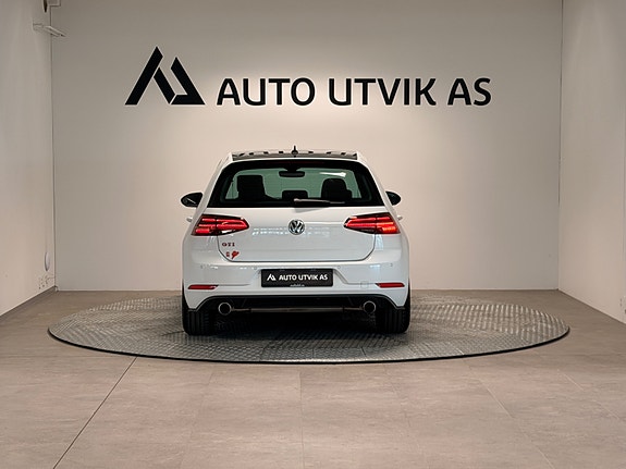 Volkswagen Golf 4 of 5